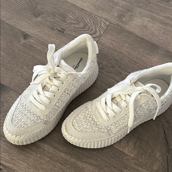 Universal Thread Platform Sneakers - Picture 1 of 3